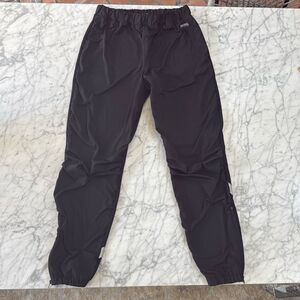 Running Room Pants Woman’s M/L Black Reflective Tape